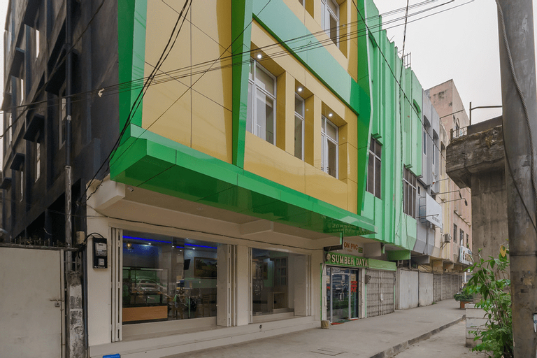 Exterior & Views 3, RedDoorz Plus near RS RK Charitas 2 Palembang, Palembang