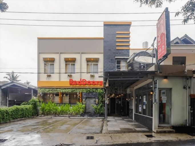 RedDoorz near RSUP Prof. Kandou Manado, Manado