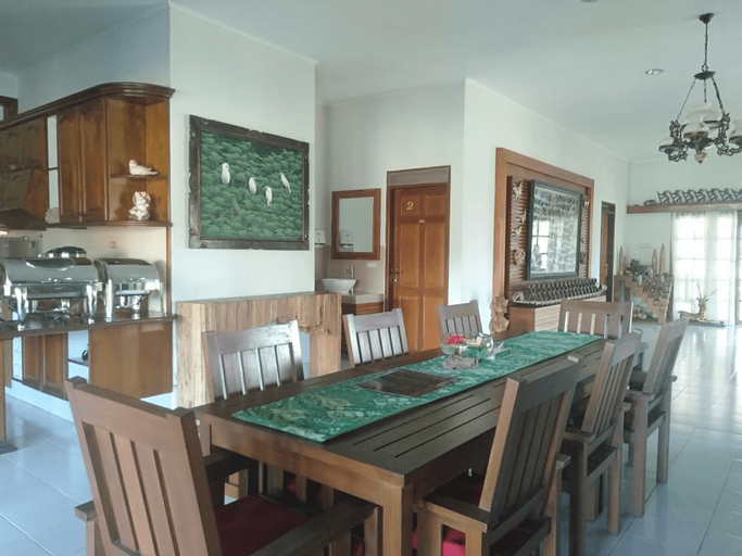 Food & Drinks 2, Lanosa Guest House, Tomohon