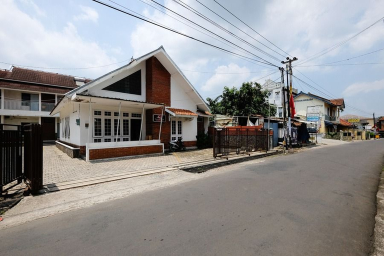 Exterior & Views 2, RedDoorz near Rita Super Mall Purwokerto 3, Banyumas