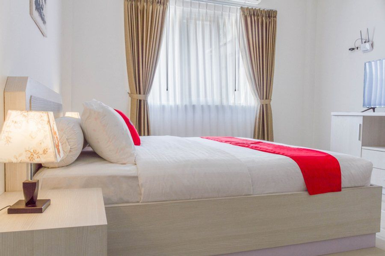 RedDoorz Plus near Jatinangor Town Square 2, Sumedang