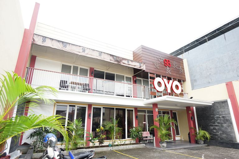 OYO 255 98 Residence, Surabaya