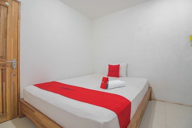 RedDoorz near Gajah Mada Pontianak, Pontianak