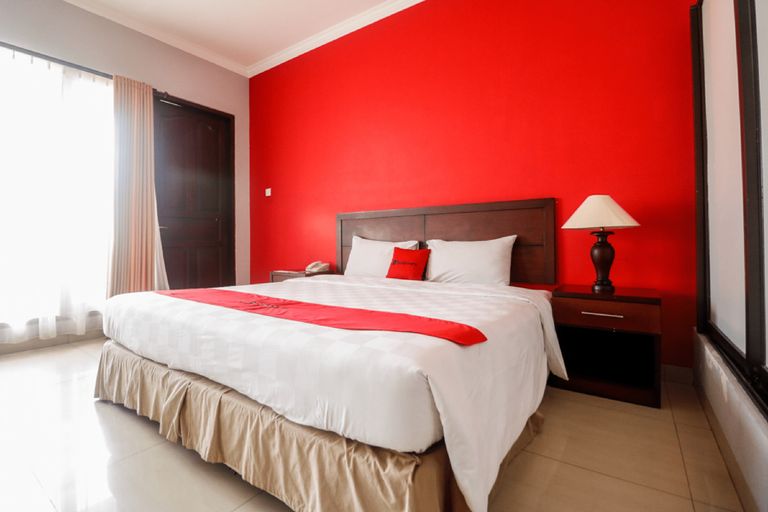 RedDoorz Premium @ Bukit Damai Indah, Balikpapan
