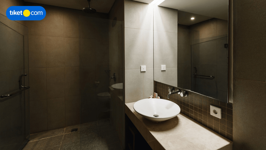 Bathroom 4, Holiday Inn Express BALI SUNSET ROAD, Badung