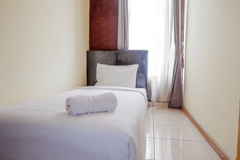 Bedroom 3, Simply Homey 2BR Gardenia Boulevard Apartment By Travelio, Jakarta Selatan