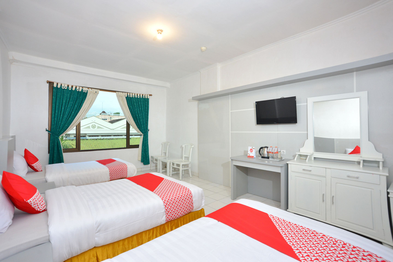 Bedroom 4, Capital O 606 Hotel Bhinneka, Yogyakarta