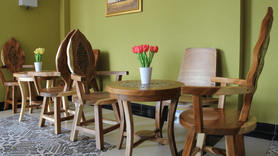 GRANADA INN PALU, Palu