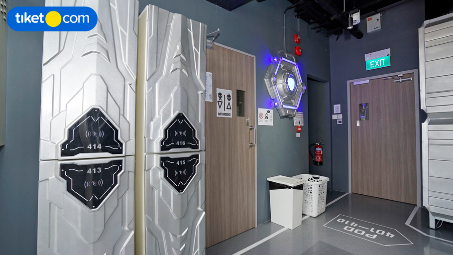 Bathroom 4, Met A Space Pod @ Arab Street, Singapore