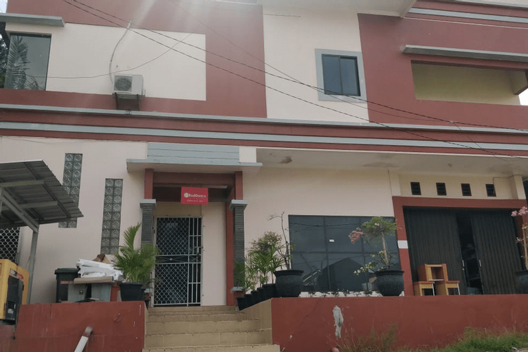 RedDoorz Syariah near BES Cinema Pangkal Pinang, Bangka
