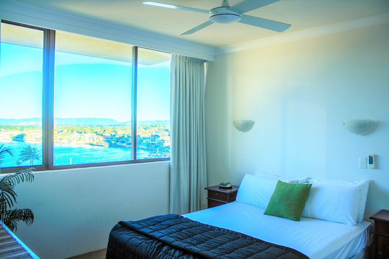 Bedroom 2, Capricorn One Beachside Holiday Apartments, Gold Coast