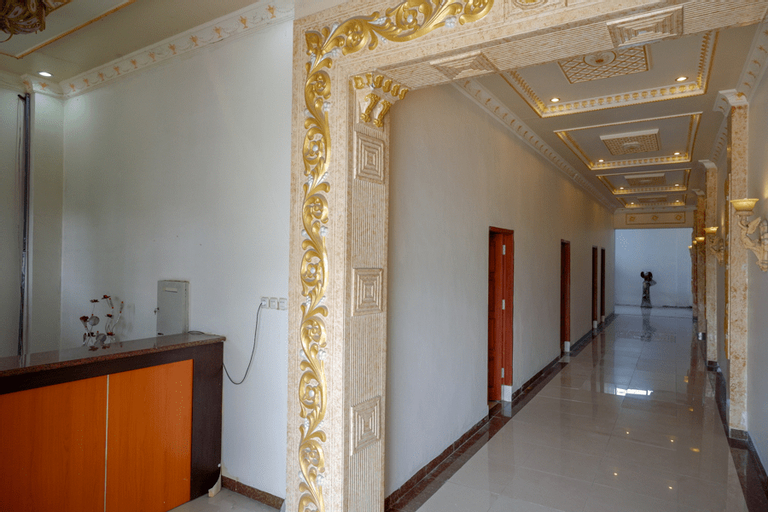 Exterior & Views 5, RedDoorz @ Jalan Pattimura Palu, Palu