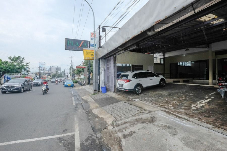 RedDoorz @ Jalan Setiabudi Semarang, Semarang