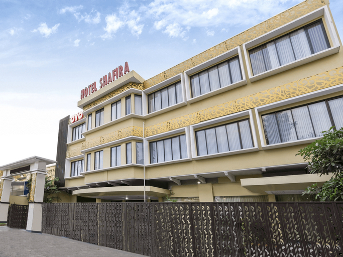 Exterior & Views 4, OYO 1309 Hotel Shafira Syariah, Yogyakarta
