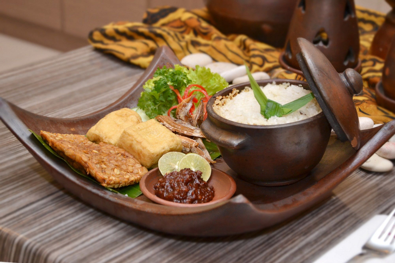 Food & Drinks 12