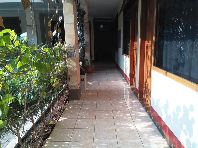 Exterior & Views 22