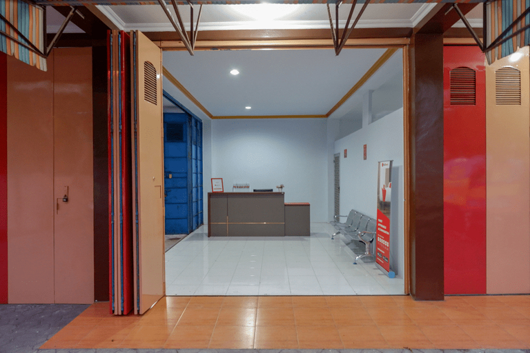 Public Area 3, RedDoorz near GOR Satria 3, Banyumas