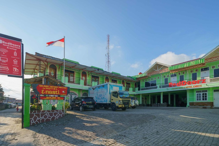 RedDoorz Syariah Hotel Enasti Berastagi, Karo