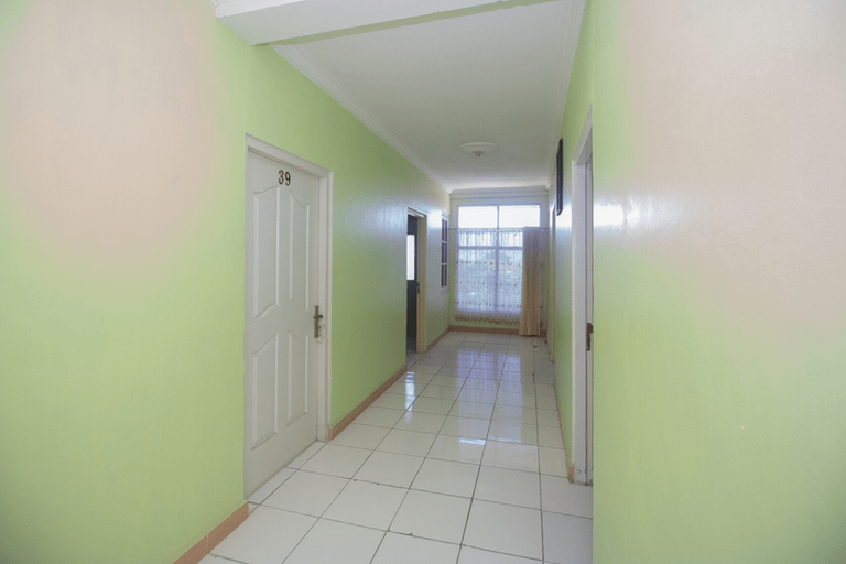 Public Area 2, RedDoorz @ Frans Seda Kupang, Kupang