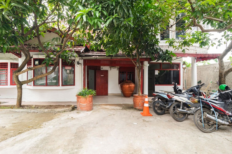 Exterior & Views 2, RedDoorz near Universitas Pamulang, Tangerang Selatan