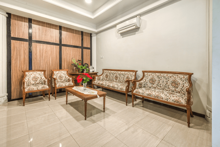 Public Area 2, RedDoorz Plus near Akademi Kepolisian Semarang 3, Semarang