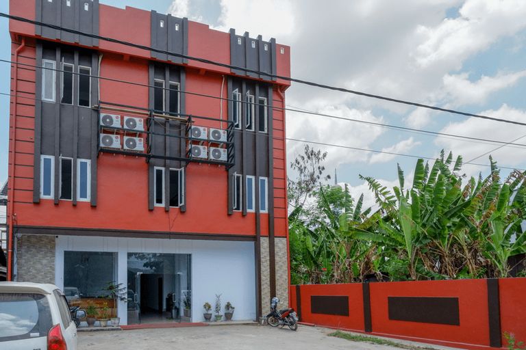 RedDoorz near Taman Kota Kendari, Kendari