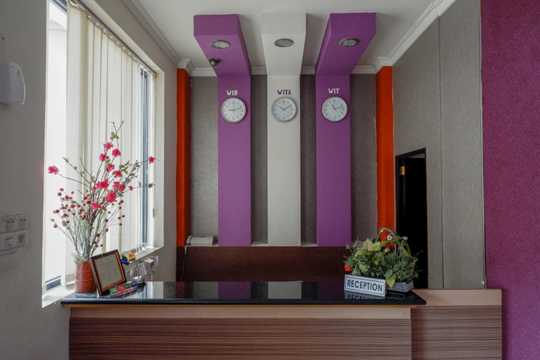 Public Area 2, RedDoorz near Monumen Habibi Ainun, Parepare