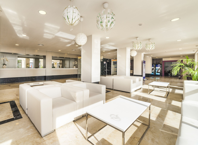 Public Area 4, Globales Honolulu, Baleares