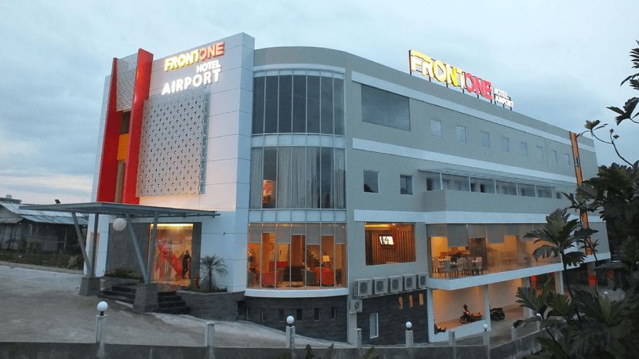 Front One Hotel Airport Solo, Solo