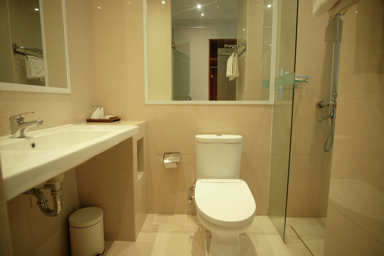Bathroom 4, d'primahotel Mataram Lombok, Lombok