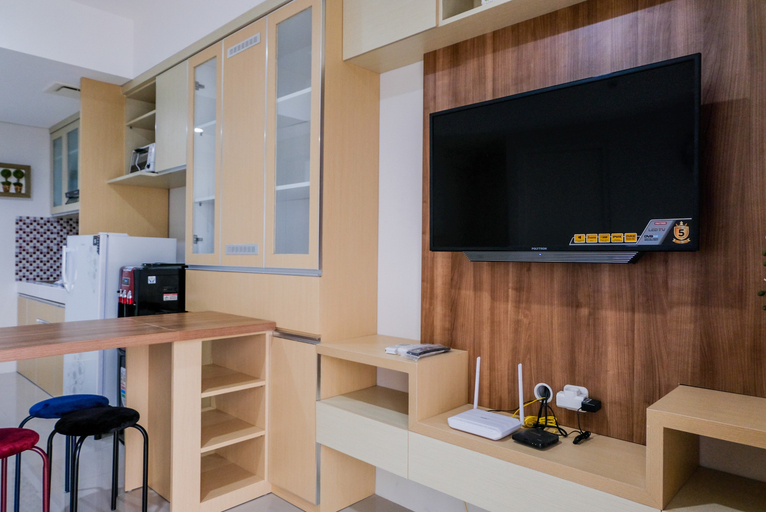 Best Price 2BR Apartment at Breeze Bintaro Plaza Residences By Travelio, South Tangerang