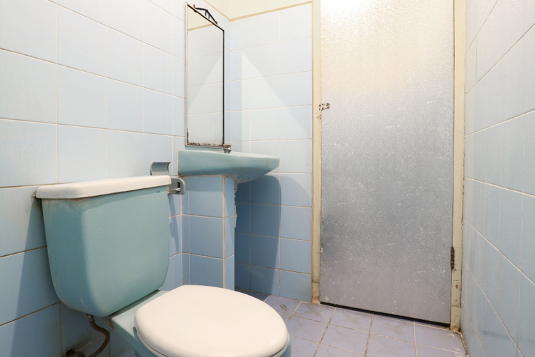 Bathroom 5, Gora Beach Inn, Badung