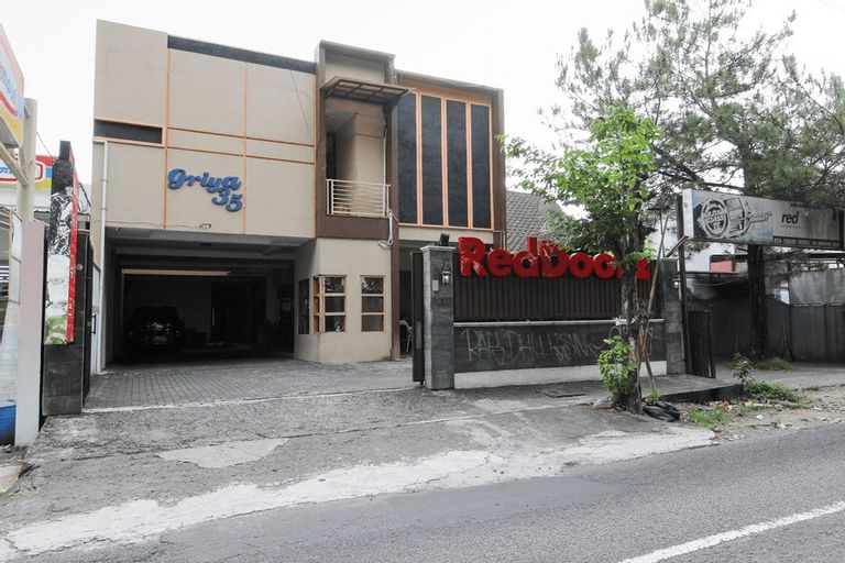 RedDoorz near Terminal Condong Catur 2, Yogyakarta