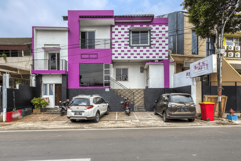 Exterior & Views 2, RedDoorz near Tomang 2, West Jakarta