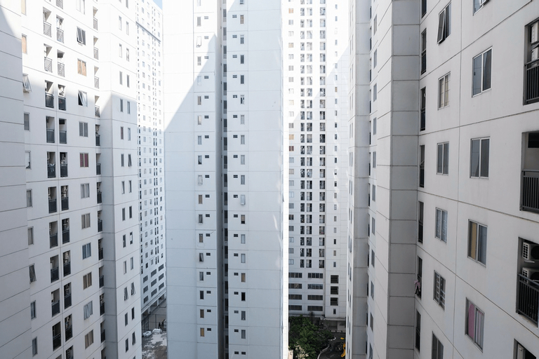 Best Deal Bassura Studio Apartment By Travelio, East Jakarta