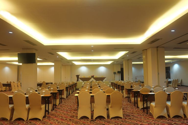 Megaland Hotel Solo, Solo