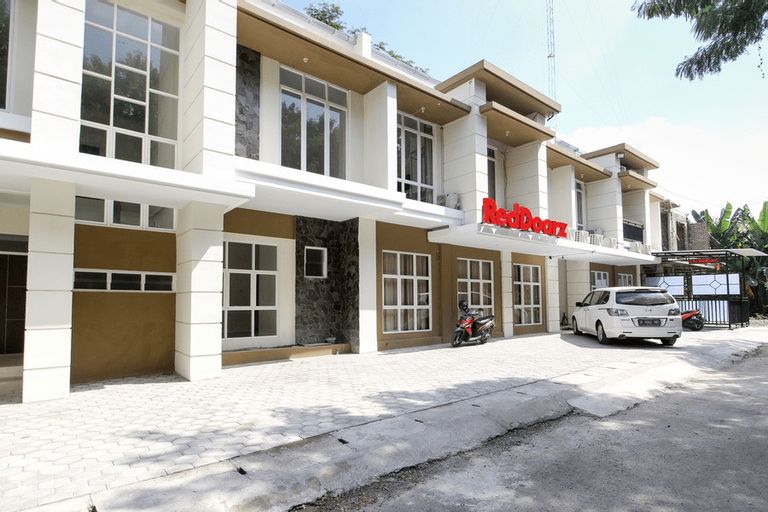Exterior & Views 3, RedDoorz near Jogja City Mall 3, Sleman