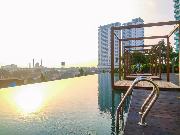 Sport & Beauty 3, Comfy and Warm Studio Grand Kamala Lagoon Apartment By Travelio, Bekasi