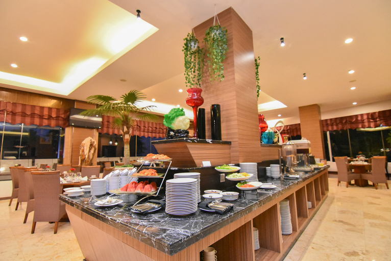 Grand Rocky Hotel Bukittinggi - Food & Drinks