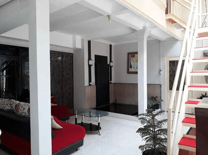 Others 3, Jala in De Kost Syariah, Surabaya