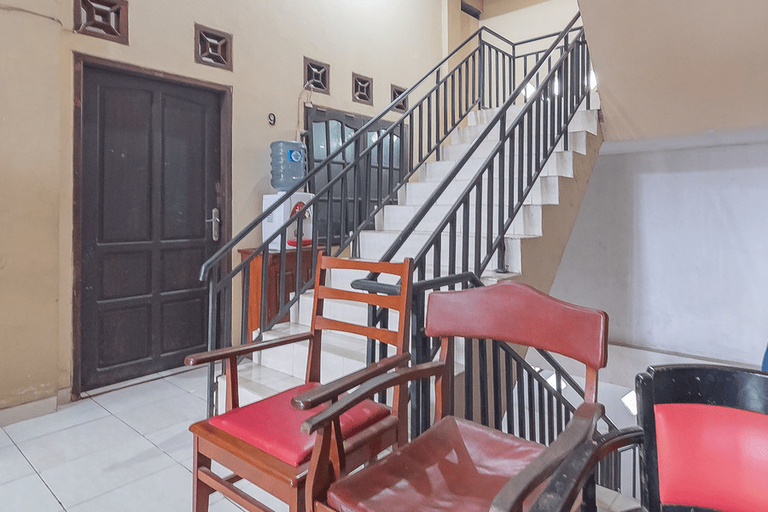 Public Area 3, RedDoorz Syariah near Terminal Batu Ampar 2, Balikpapan