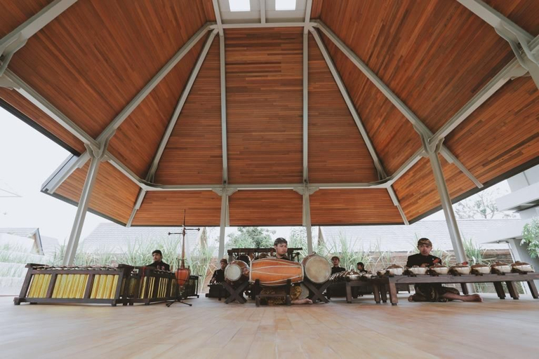 Public Area 3, Ayom Java Village Solo, Solo