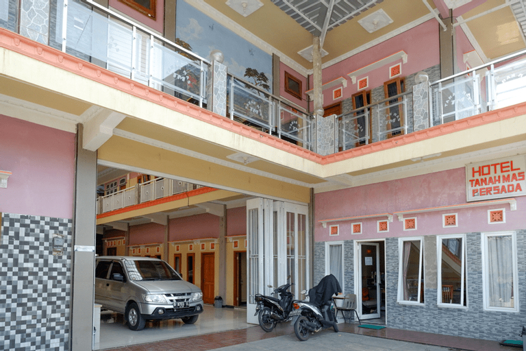 Exterior & Views 2, RedDoorz near Desa Wisata Tambi Dieng, Wonosobo
