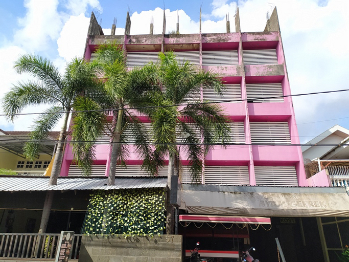 Exterior & Views 2, OYO 3116 Batu Putih Homestay, Makassar