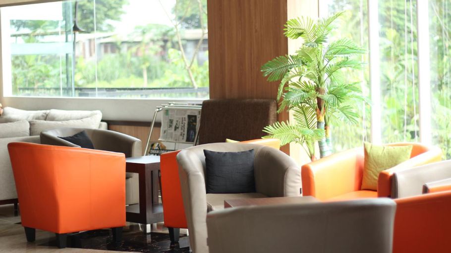 Front One Hotel Airport Solo, Solo