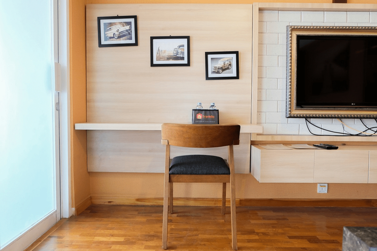 Best Location Studio H Residence Apartment By Travelio, East Jakarta