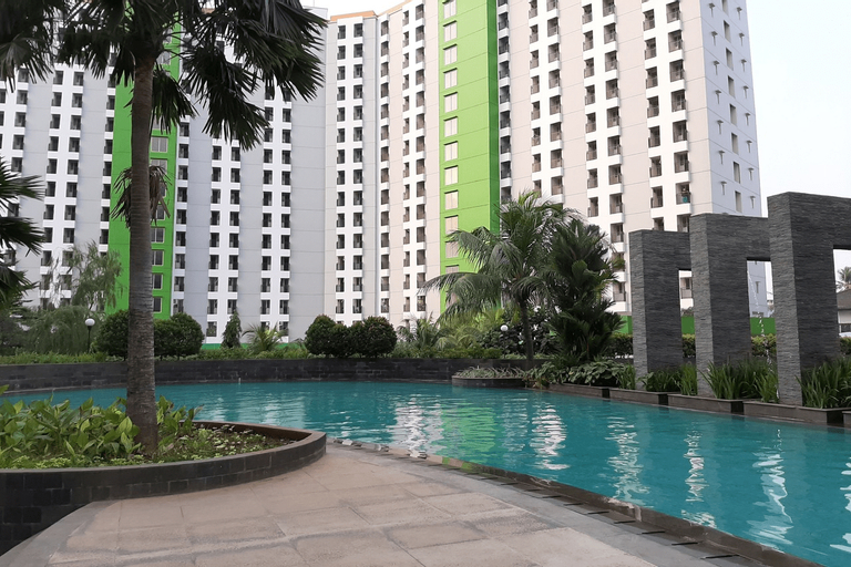 Cozy Studio Room Green Lake View Ciputat Apartment By Travelio, South Tangerang