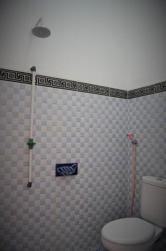 Bathroom 4, Cemara Beach Homestay, Klungkung