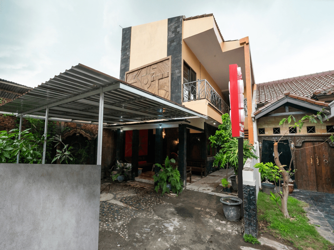 Exterior & Views 2, OYO 2285 Art Guest House Syariah, Yogyakarta