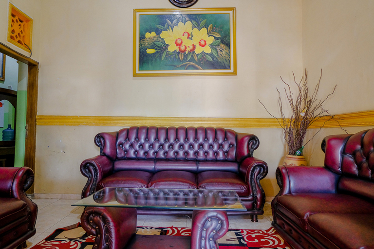 OYO 1689 Sumber Urip Family Homestay Syariah, Malang